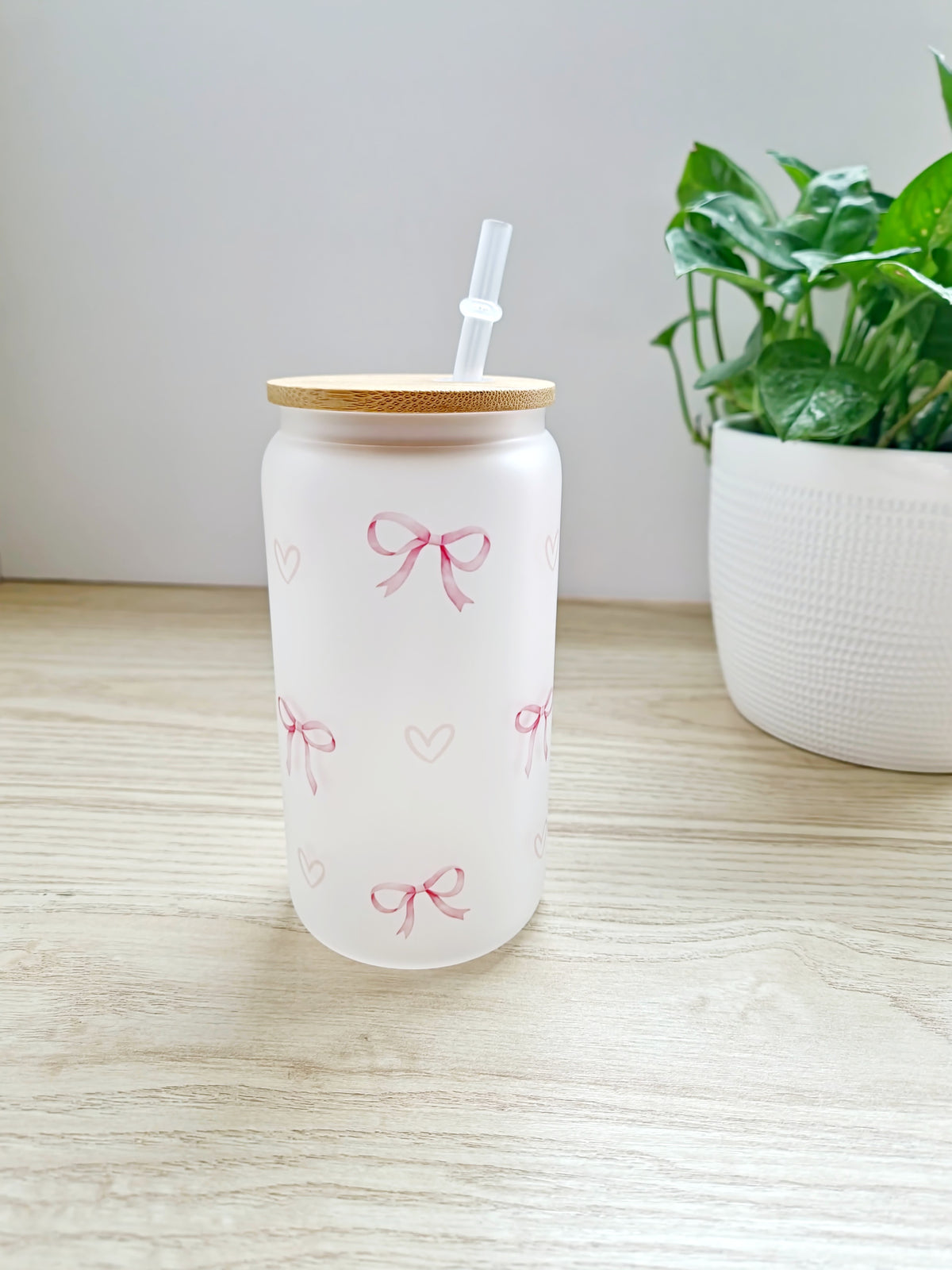 Glass cup 'Pink Bows'