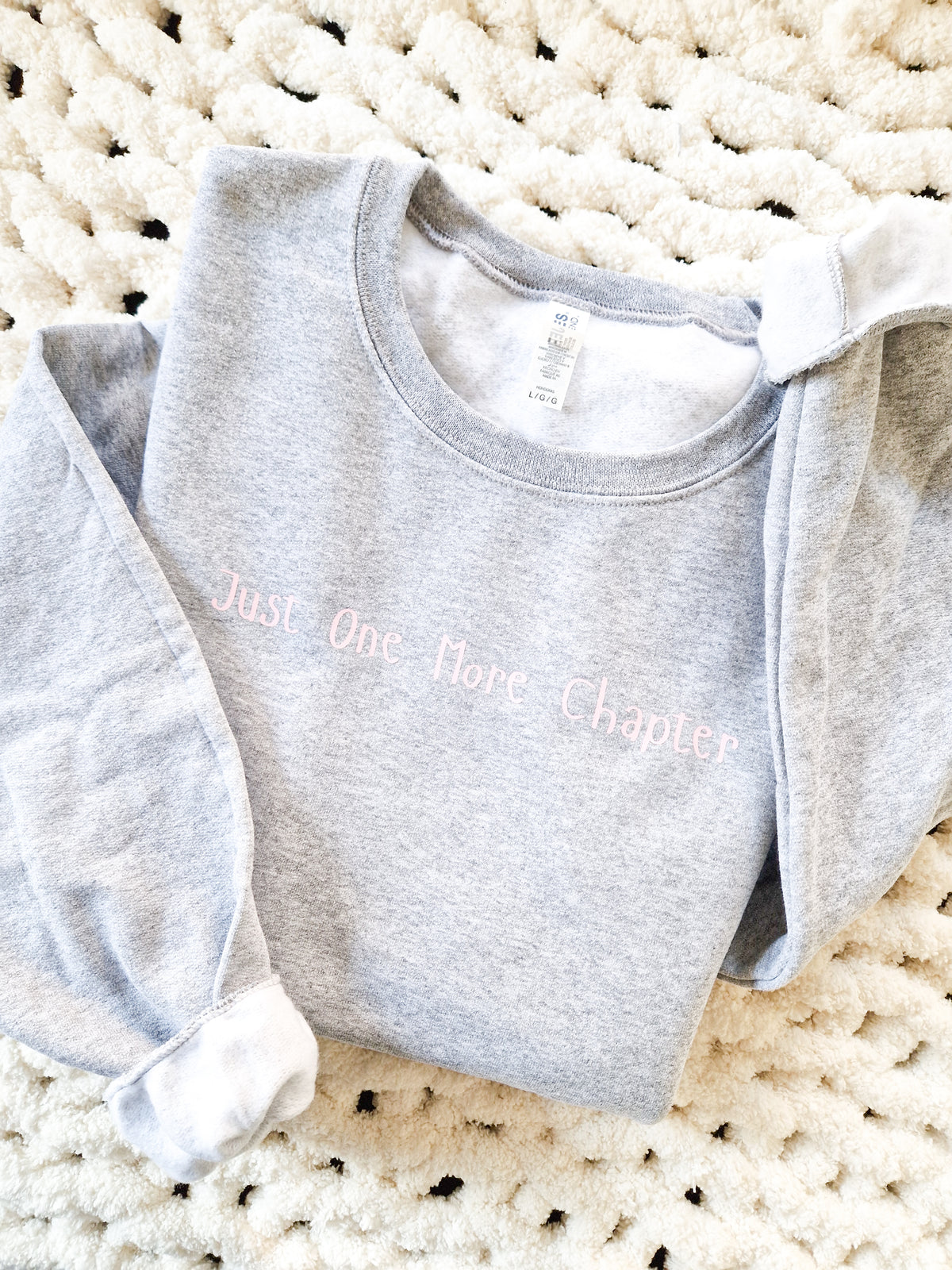 Sweatshirt Just One More Chapter