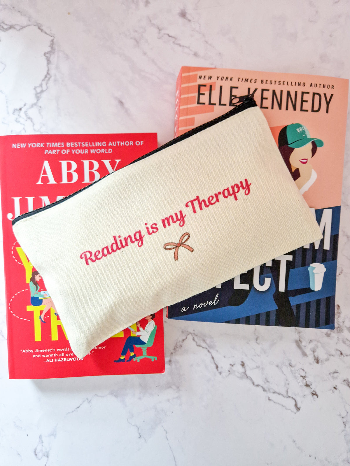 Canvas Small bag 'Reading is my Therapy'
