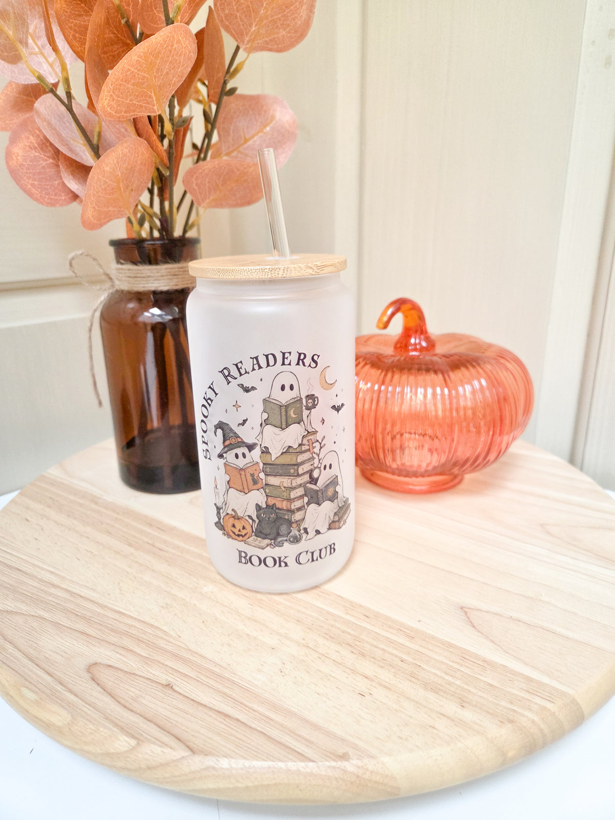 Glass cup 'Spooky Book Club'